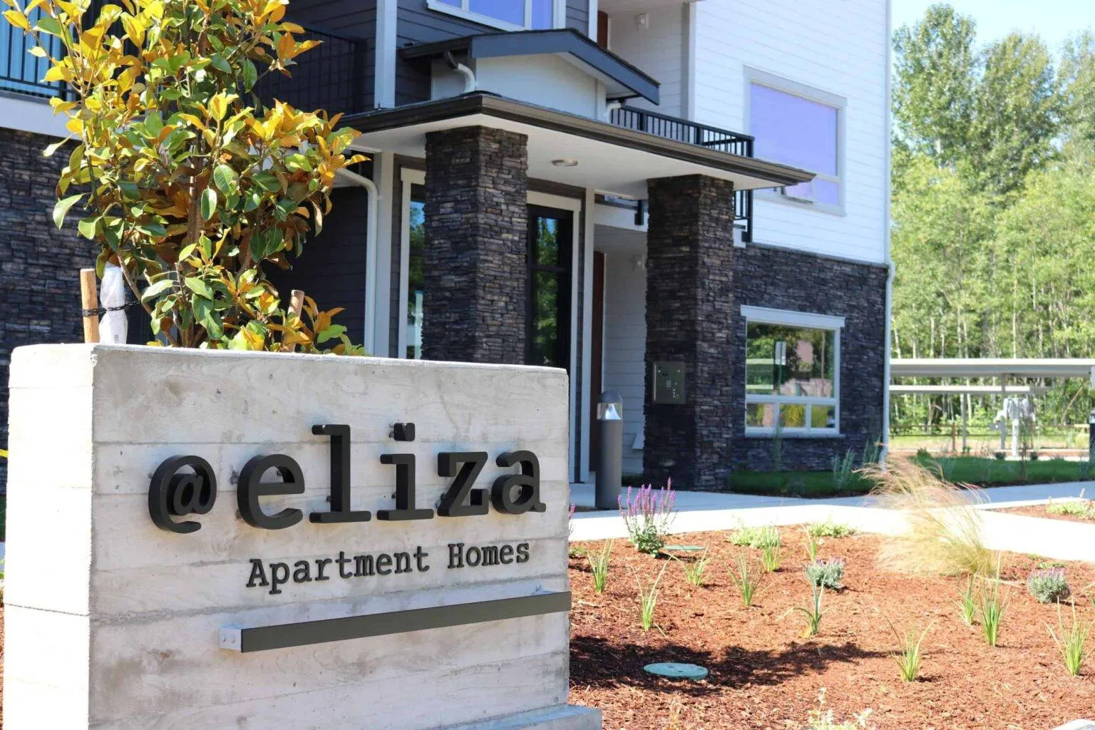 Commercial siding work 1536x1024 (1)